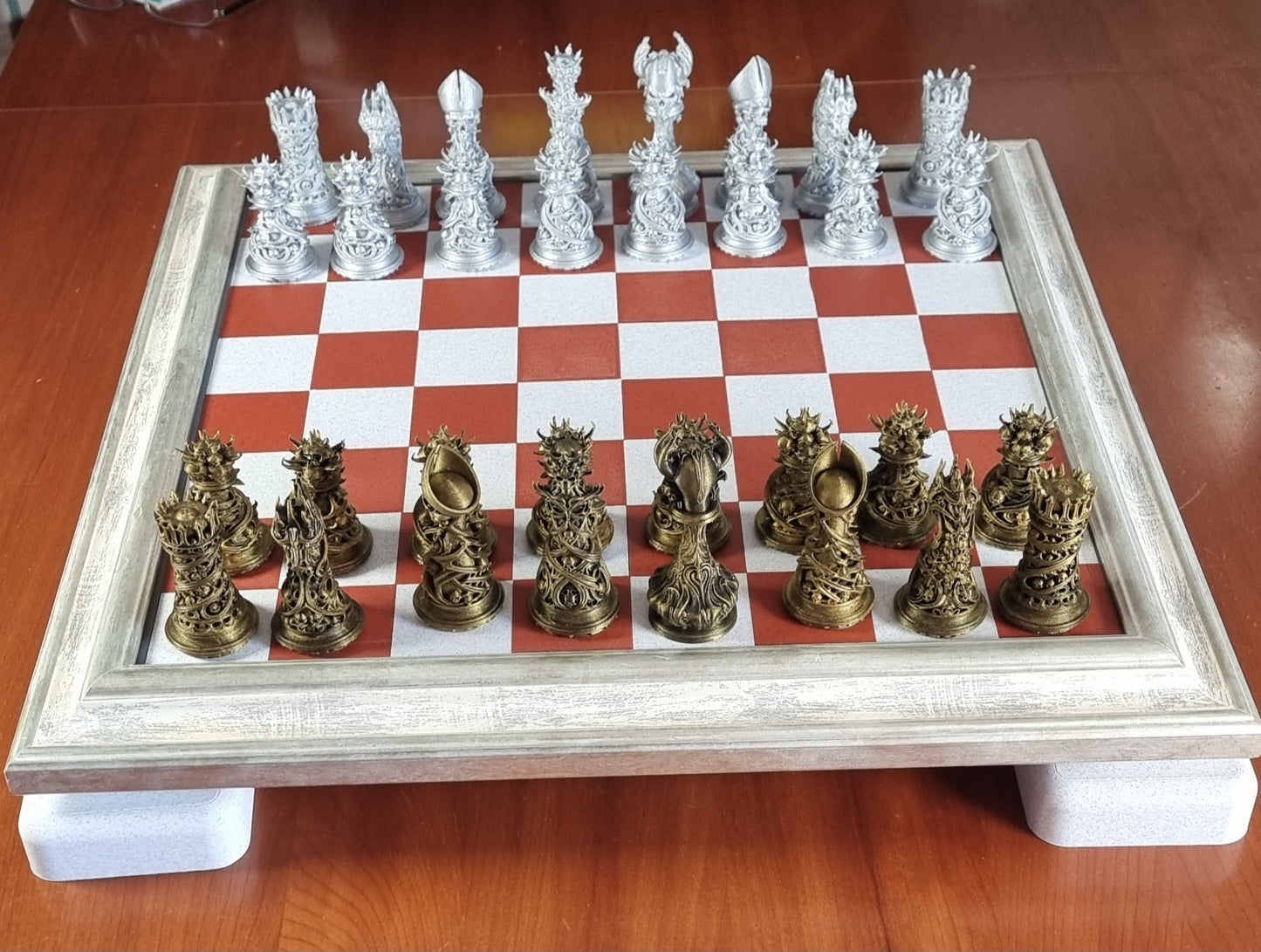 Set di Scacchi ornamentali Gotico con Scacchiera