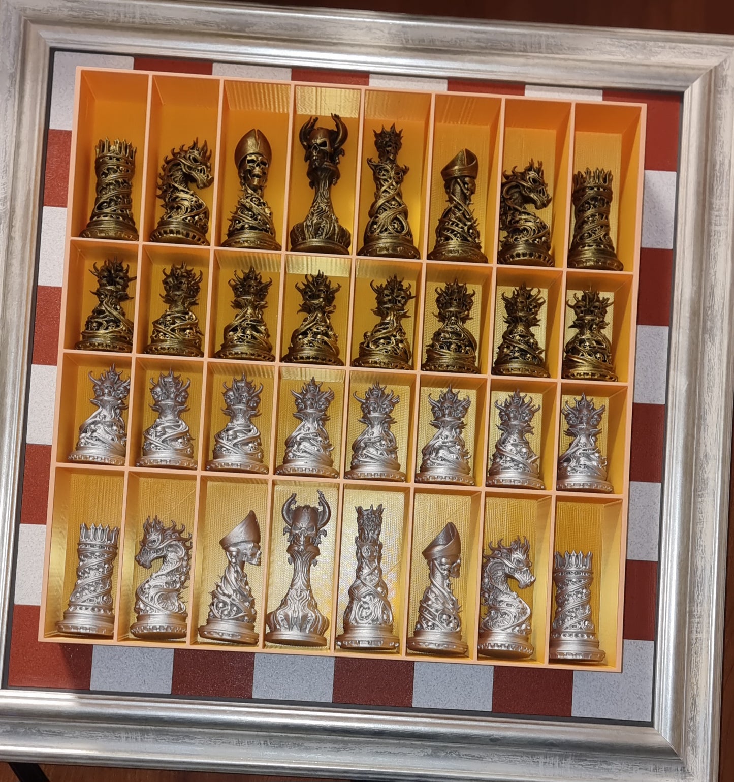 Set di Scacchi ornamentali Gotico con Scacchiera